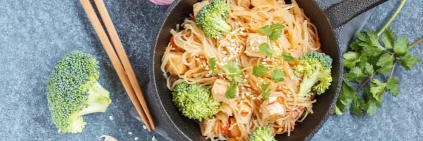 Jak zrobić makaron ryżowy - prosty przepis, który zaskoczy smakiem